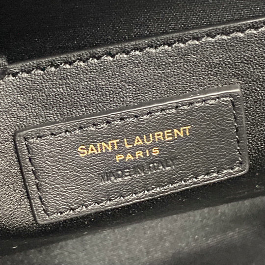 2020 Saint Laurent Manhattan Shoulder Bag in black smooth leather ...